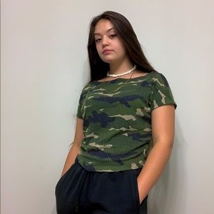 Camo loose short sleeved top